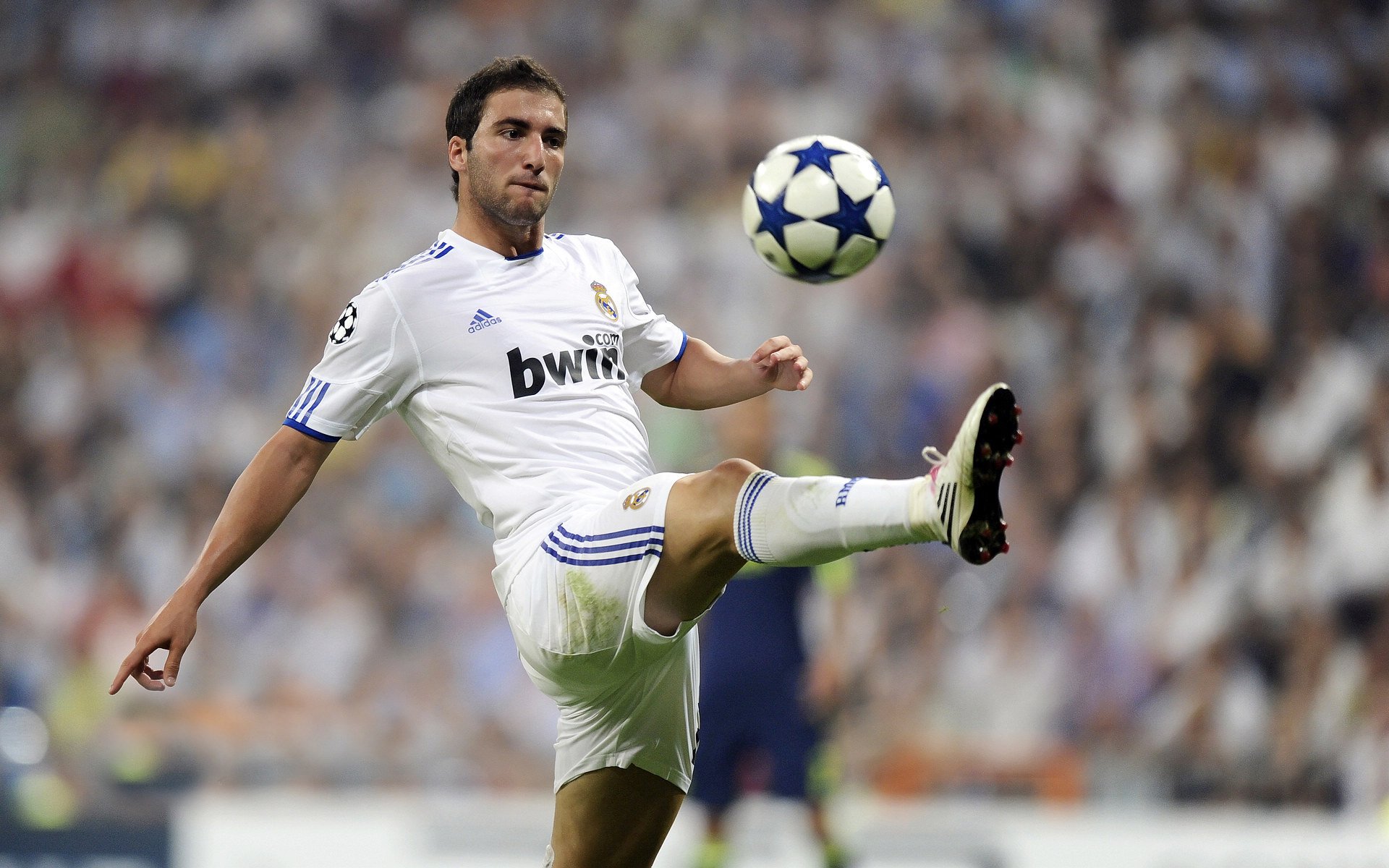 开云APP-贝恩个人能力完全展现,勇士强压老鹰,一场战术与意志的双重胜利 第2张 开云APP-贝恩个人能力完全展现,勇士强压老鹰,一场战术与意志的双重胜利 第2张